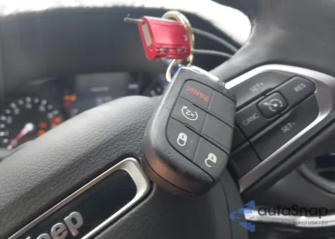 2025 Jeep Compass Latitude 4X4 из США, поврежденный, VIN 3C4NJDBN3ST566839